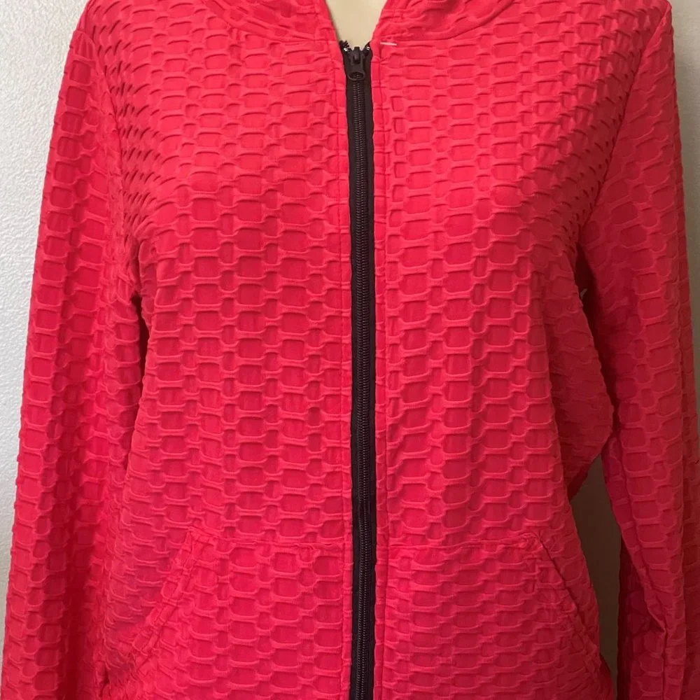 Sweatshirt Women's, L Red with long-sleeved hood, pockets, and zipper closure. - Picture 2 of 7